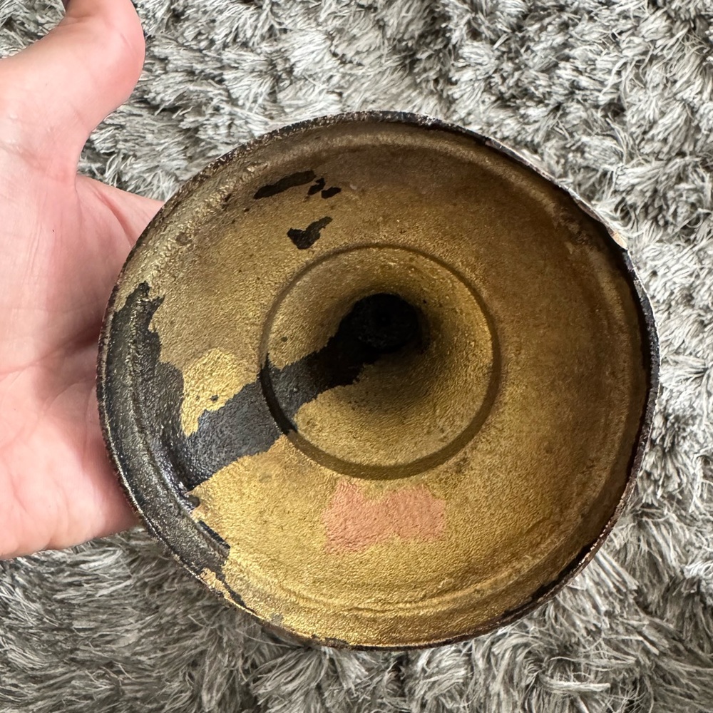 Vintage etched brass enameled vase - Picture 9 of 10
